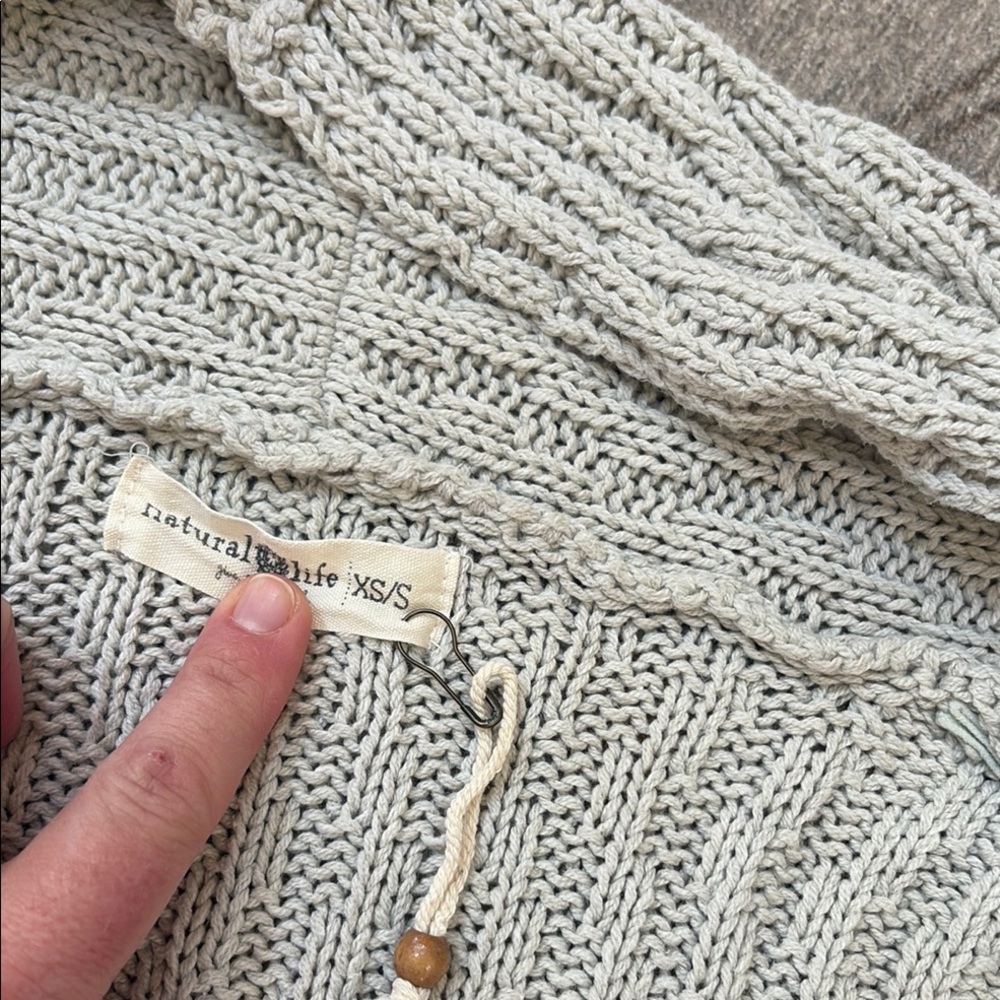 Natural Life Gray Cream Sweater with Floral Smile Design XS//S - Picture 4 of 8